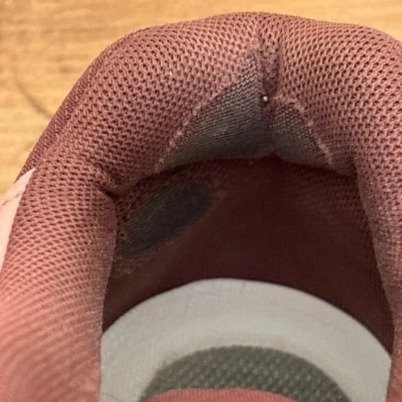 NEW BALANCE 550 Sneakers Red Rouge White Women Size 8 Casual Everyday Comfort - Picture 8 of 14